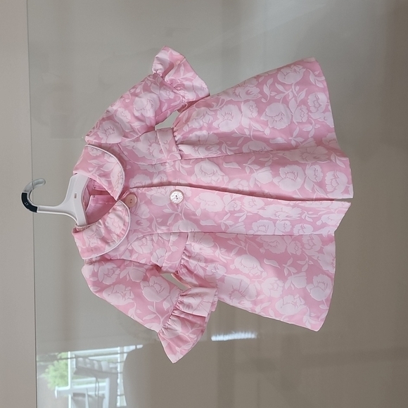 Adorable baby girl's outfit.  Size 6-9 months - Picture 4 of 14